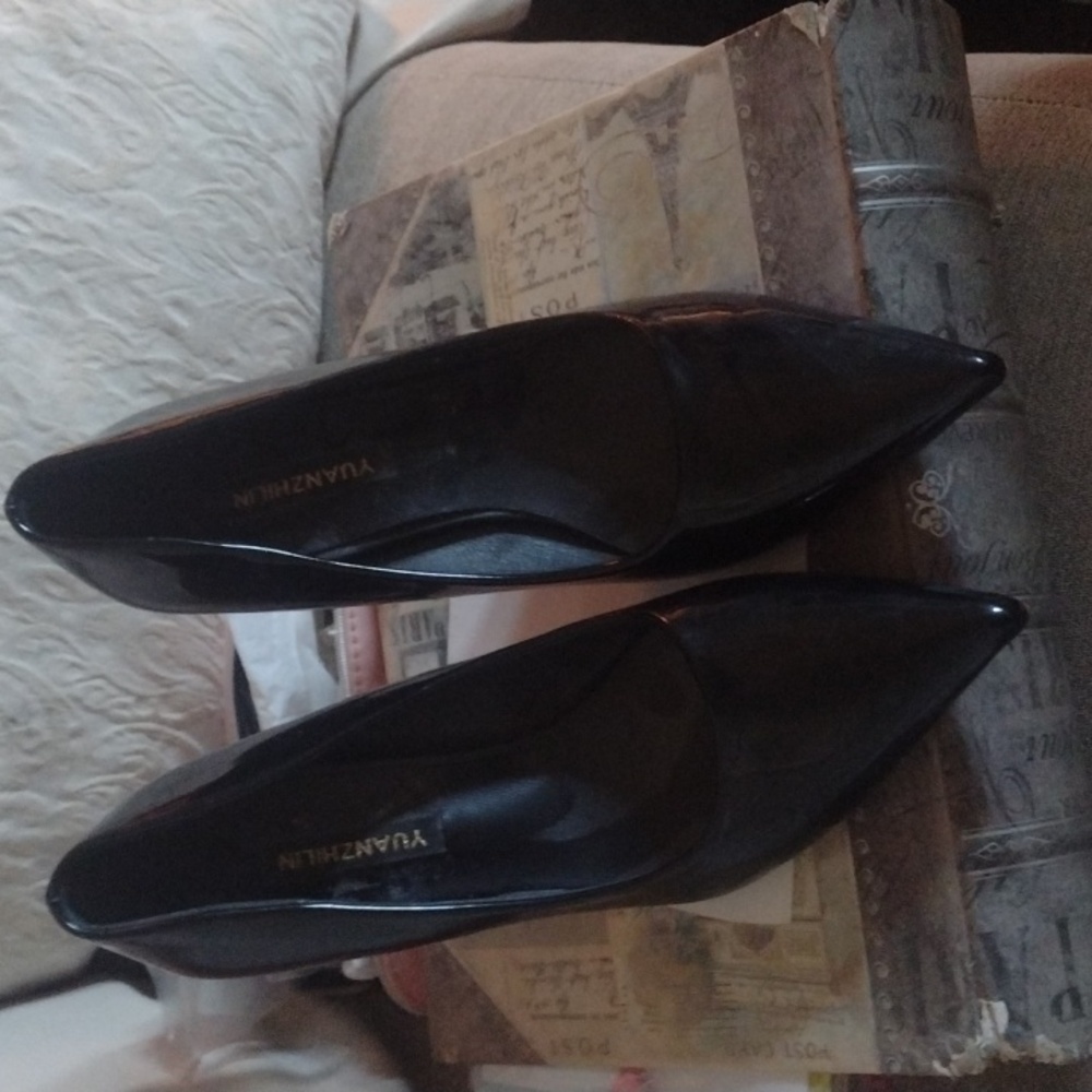 Brand new Black shiny red bottoms heels size 7.5 $45 - Picture 2 of 4